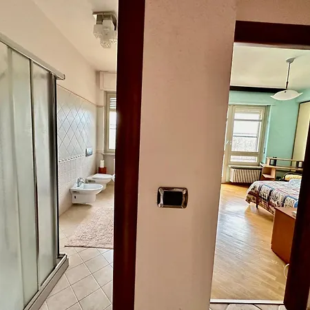 Finestra Sulle Alpi E Golf Fiano (Piedmont)