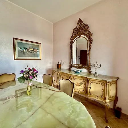 Finestra Sulle Alpi E Golf Lägenhet