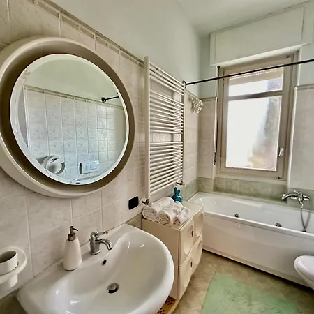 Finestra Sulle Alpi E Golf