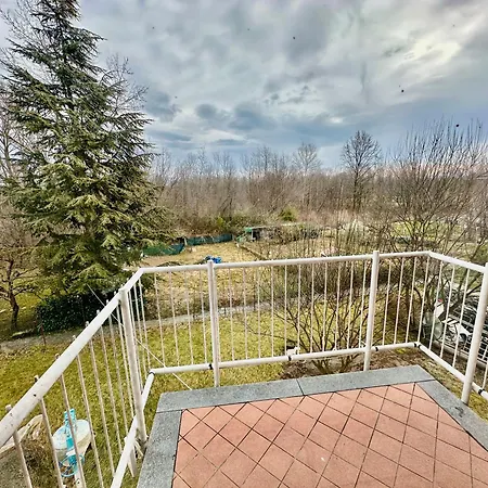 Finestra Sulle Alpi E Golf Fiano (Piedmont)