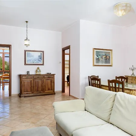 Finestra Sulle Alpi E Golf Apartment Fiano (Piedmont)